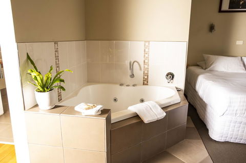 Little Norfolk Bay Events And Chalets - Grafton Accommodation 8