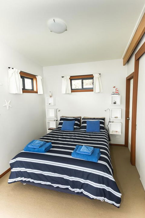 Larus Waterfront Cottage - Grafton Accommodation 3