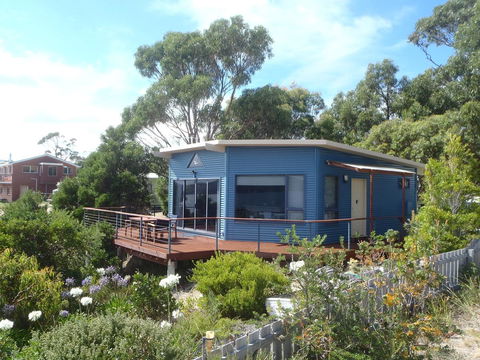 Larus Waterfront Cottage - Grafton Accommodation 1