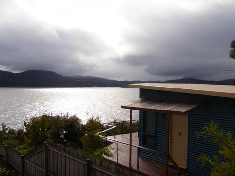 Larus Waterfront Cottage - Grafton Accommodation 2