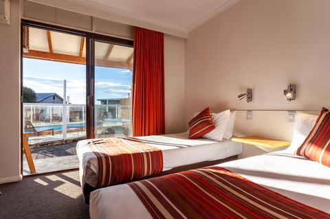 Beachfront Bicheno - Grafton Accommodation 25