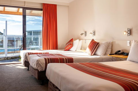 Beachfront Bicheno - Grafton Accommodation 2