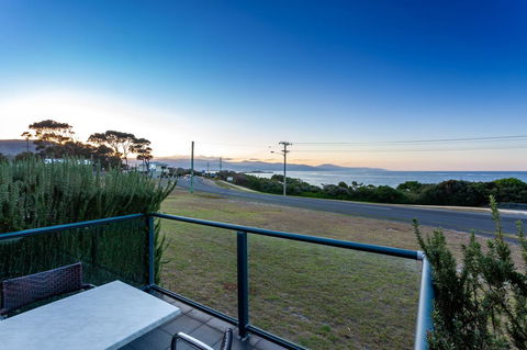 Beachfront Bicheno - Grafton Accommodation 10