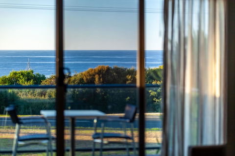Beachfront Bicheno - Grafton Accommodation 21