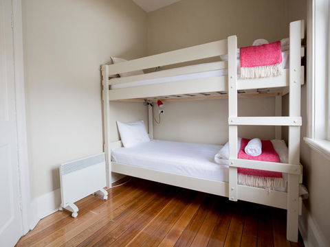 Montacute Boutique Bunkhouse - Grafton Accommodation 12