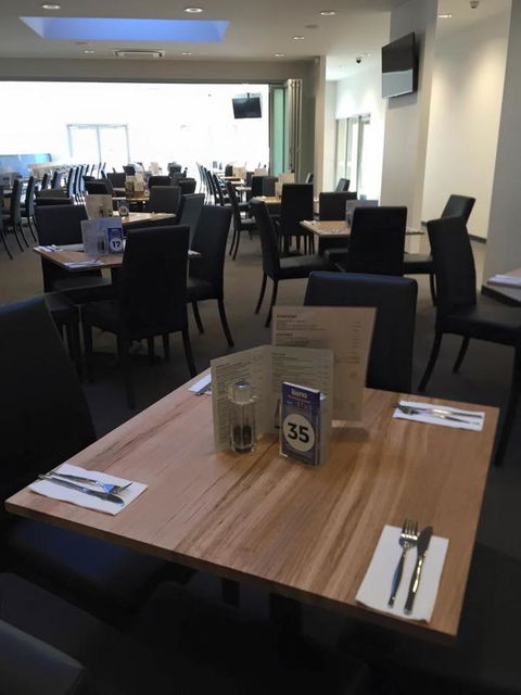 Risdon Brook Hotel - Grafton Accommodation 2