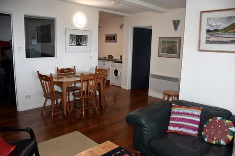 Beachside Taroona With Spa - Grafton Accommodation 5