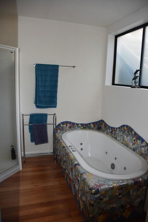 Beachside Taroona With Spa - Grafton Accommodation 15