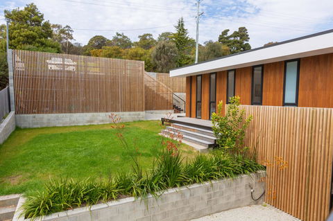 Blessington Beach Retreat - Grafton Accommodation 42