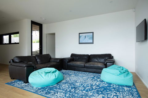 Blessington Beach Retreat - Grafton Accommodation 22
