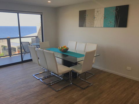 Self Contained Beach View Apartment - Grafton Accommodation 3