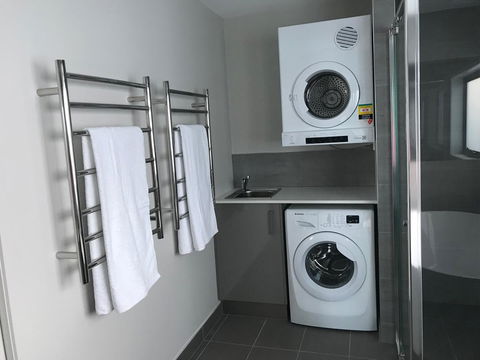Self Contained Beach View Apartment - Grafton Accommodation 14