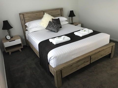Self Contained Beach View Apartment - Grafton Accommodation 8