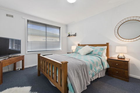 Elkie Villa - 2 Bedroom Unit - Burnie - Grafton Accommodation 1