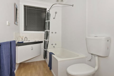 Elkie Villa - 2 Bedroom Unit - Burnie - Grafton Accommodation 6