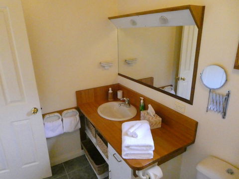 Osprey Lodge & Bungalow - Grafton Accommodation 22
