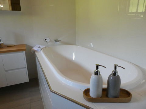 Osprey Lodge & Bungalow - Grafton Accommodation 10