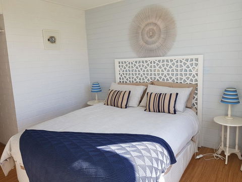 Beach Hut Scamander - Grafton Accommodation 4