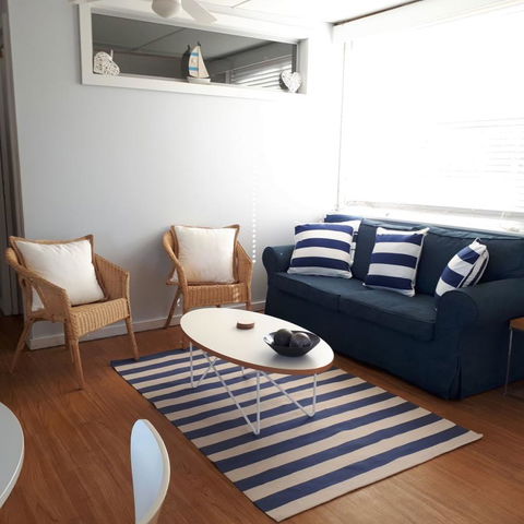 Beach Hut Scamander - Grafton Accommodation 1