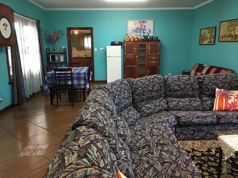 Blue Wren Bungalow - Grafton Accommodation 4