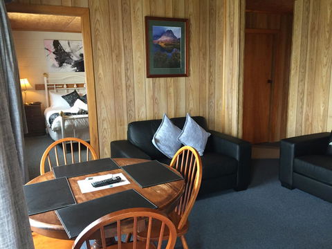 Regatta Point Tavern & Holiday Villas - Grafton Accommodation 13