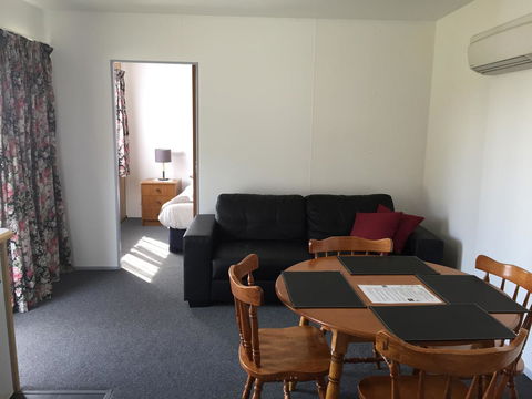 Regatta Point Tavern & Holiday Villas - Grafton Accommodation 22