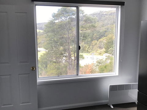 Derby Digs Cottage - Grafton Accommodation 9