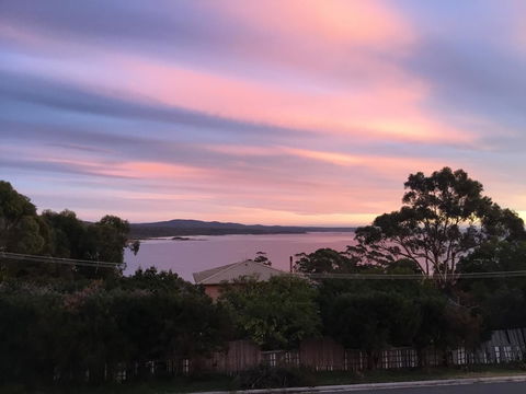 GRANITE BEACH HOUSE @ Bay Of Fires - Grafton Accommodation 0