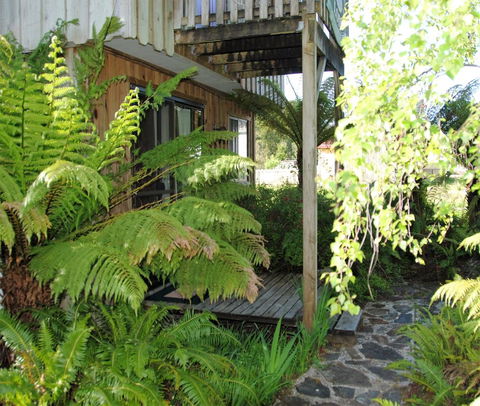 The Wombat Cottage - Grafton Accommodation 2