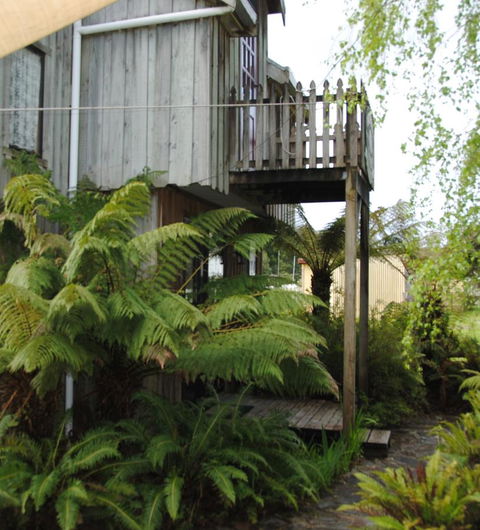 The Wombat Cottage - Grafton Accommodation 3