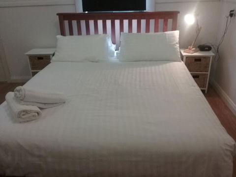 Tullah Tavern - Grafton Accommodation 10