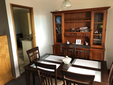 Little Mountain Town - Grafton Accommodation 5