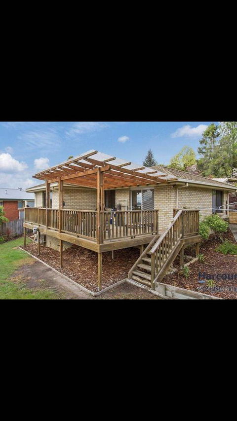 Little Mountain Town - Grafton Accommodation 12