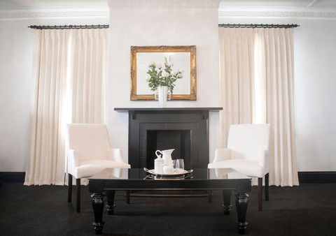 The Royal Hotel Mornington - Grafton Accommodation 3
