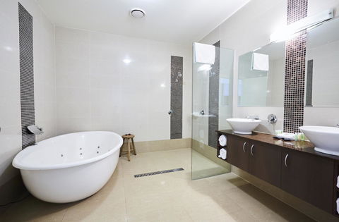Mornington Hotel - Grafton Accommodation 1