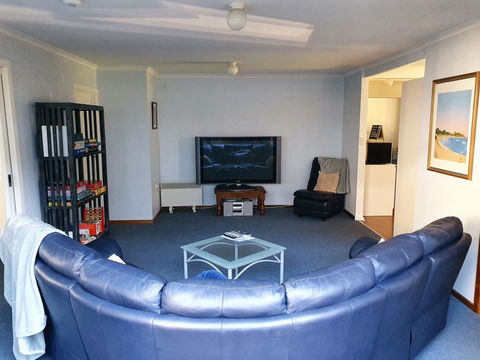 Island Family Holiday Retreat - Grafton Accommodation 4