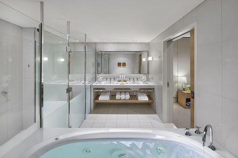 Crown Promenade Melbourne - Grafton Accommodation 28
