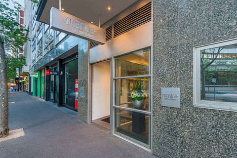 Mantra 100 Exhibition - Grafton Accommodation 5