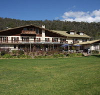 Bright Chalet - Grafton Accommodation
