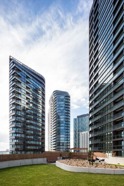 Winston Apartments Docklands - Grafton Accommodation 4