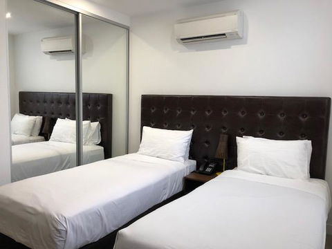 Whitehorse Apartments Hotel - Grafton Accommodation 4