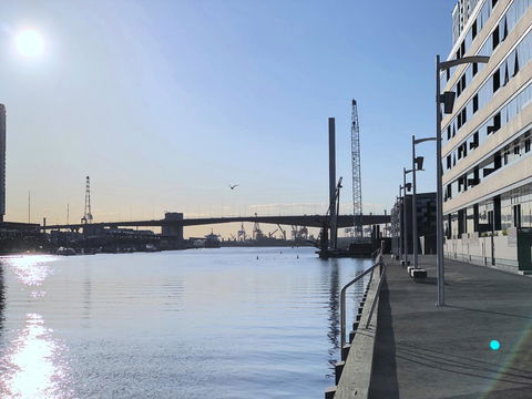 Pride Docklands Waterfront Apartment City View - Grafton Accommodation 6