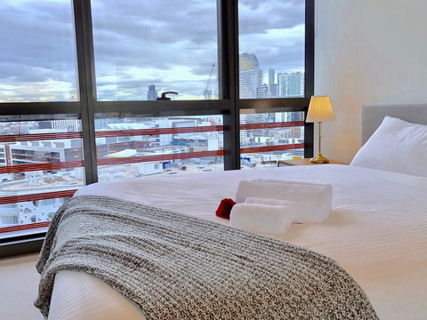 Pride Docklands Waterfront Apartment City View - Grafton Accommodation 42