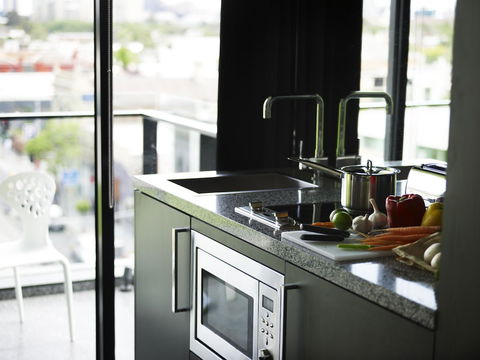 The Cullen Melbourne - Art Series - Grafton Accommodation 11