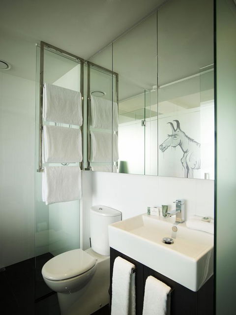 The Cullen Melbourne - Art Series - Grafton Accommodation 6