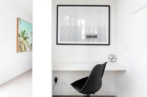 Modern Apartment In The Heart Of St Kilda - Grafton Accommodation 2
