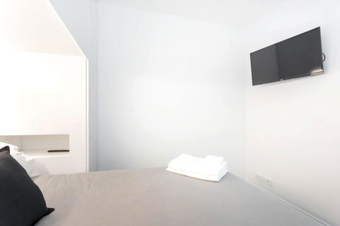 Modern Apartment In The Heart Of St Kilda - Grafton Accommodation 13