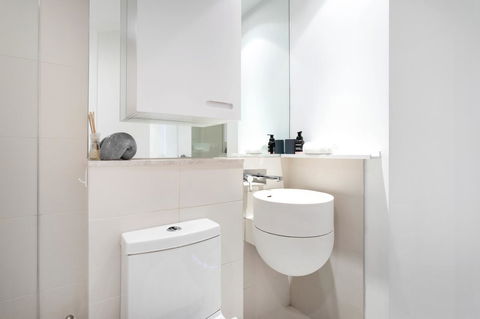 Modern Apartment In The Heart Of St Kilda - Grafton Accommodation 14