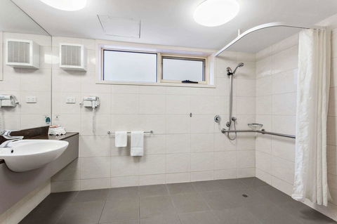 Quality Hotel Bayside Geelong - Grafton Accommodation 13