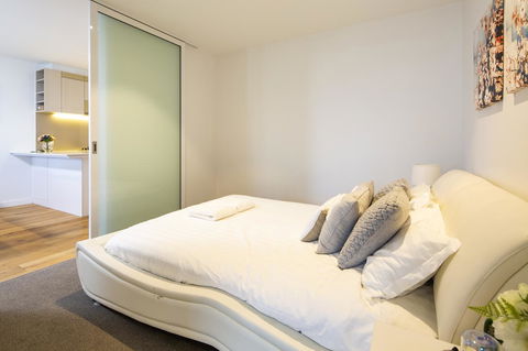 UrbanSuite The Wild Rosa Inn - Grafton Accommodation 7